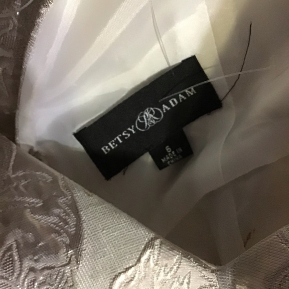 Betsy & Adam V Neck Brocade jacquard Gown dress - Picture 8 of 9